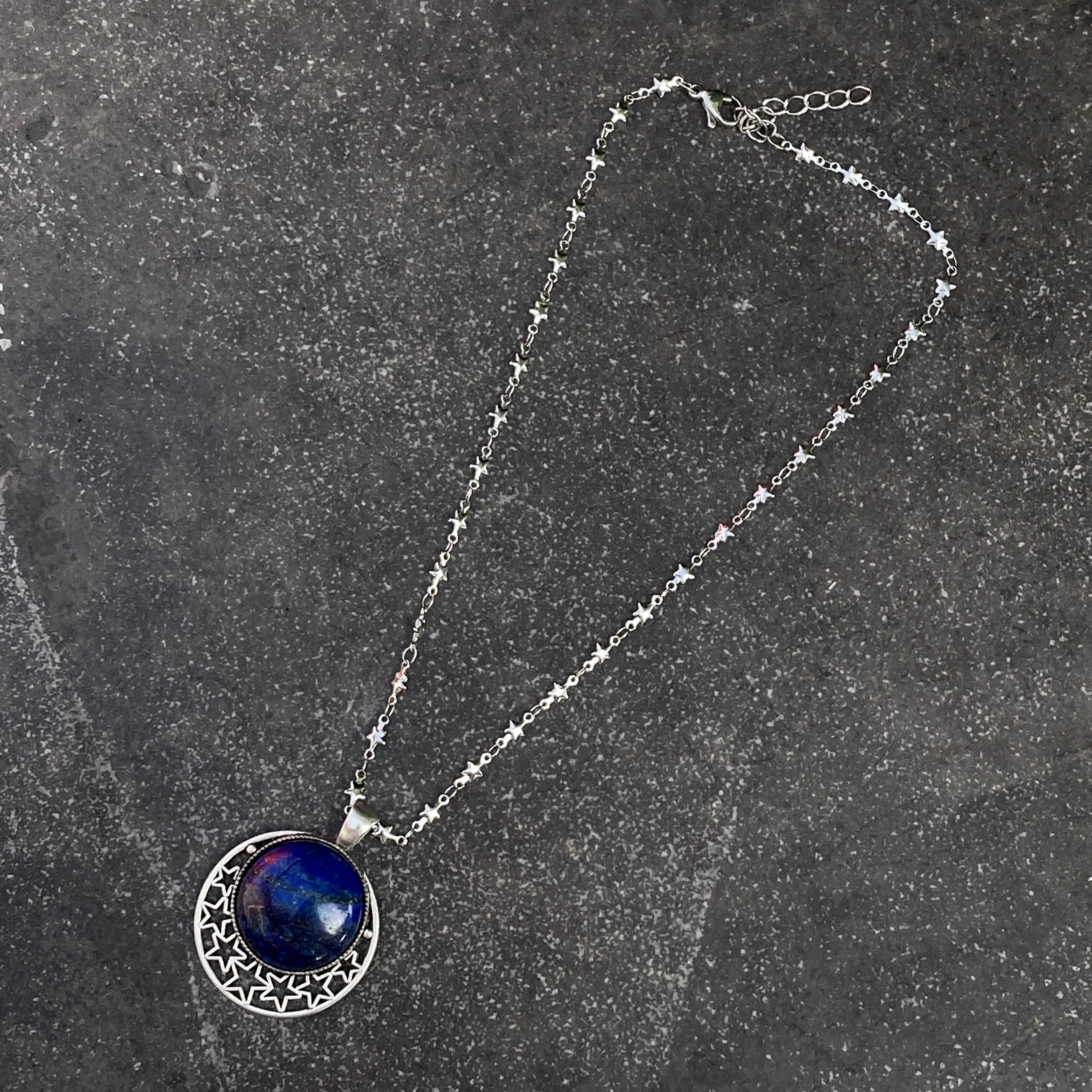 Lapis Lazuli gemsotne pendant Necklace on steel chain.