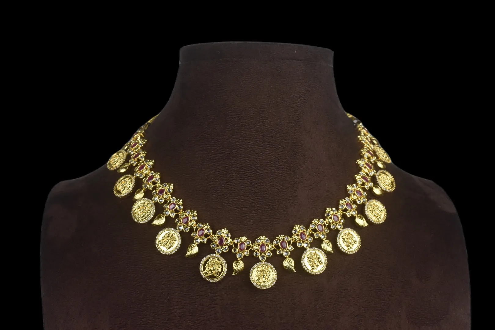 Sure! How about Elegant Parakasha Necklace - Exquisite Handcrafted Jewelry?