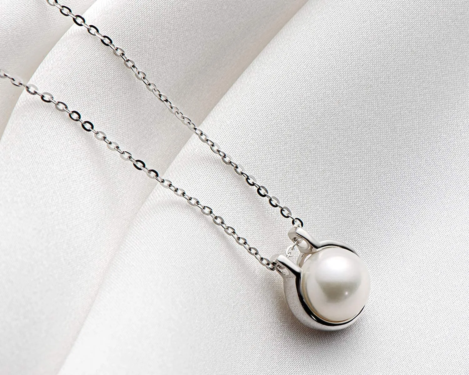 Pearl Necklace,Freshwater Cultured Simple Pearl Round Circle Pendant Sterling Silver Chain Jewelry Christmas Gifts for Women(Size:8.5-9mm)