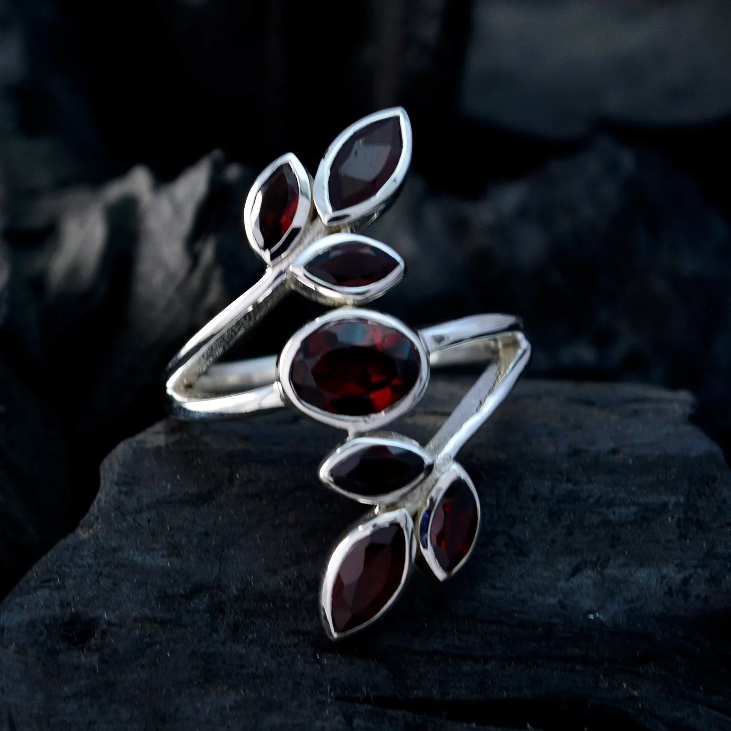 Resplendent Gemstone Garnet 925 Sterling Silver Ring Fathers Day