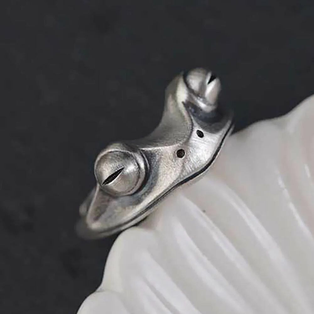 Sterling Silver Protruding Big Eyes Frog Ring