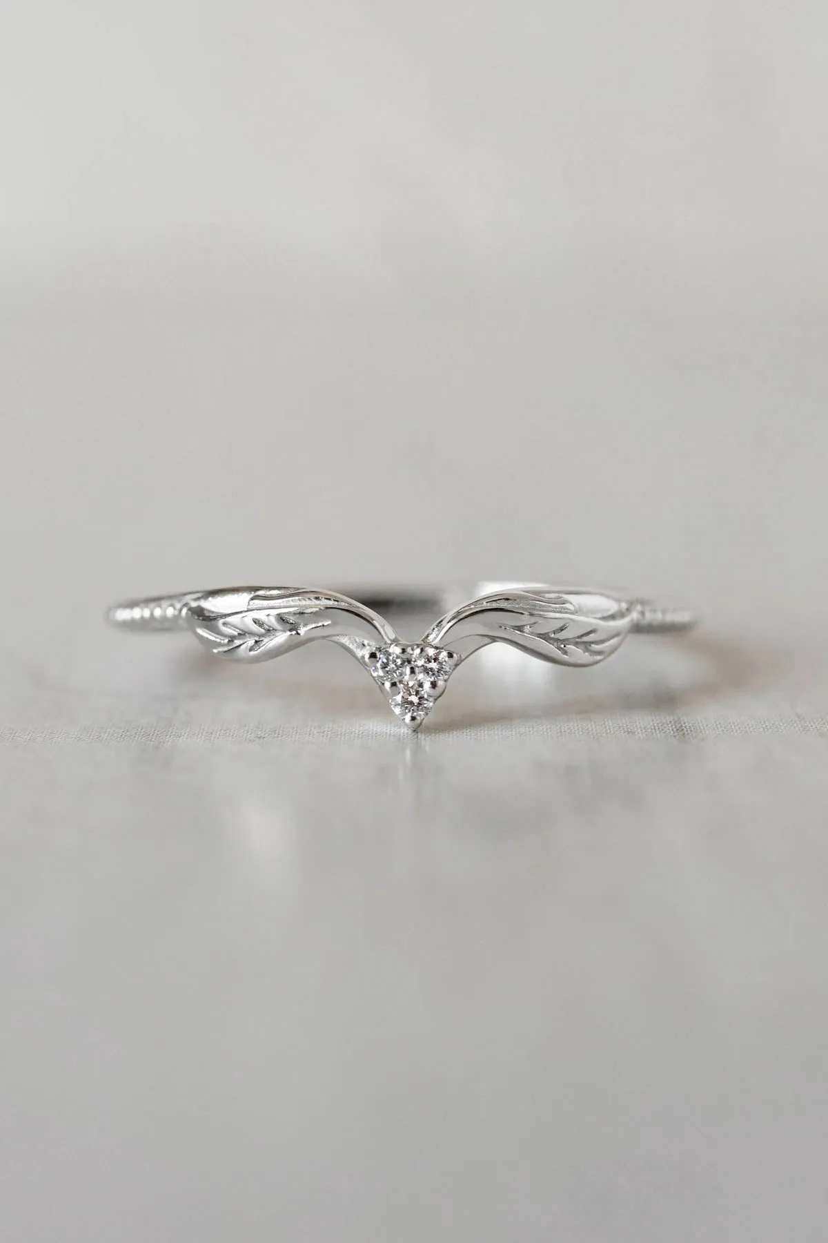 Unique bridal ring set with pear shaped lab grown diamond / Swanlake