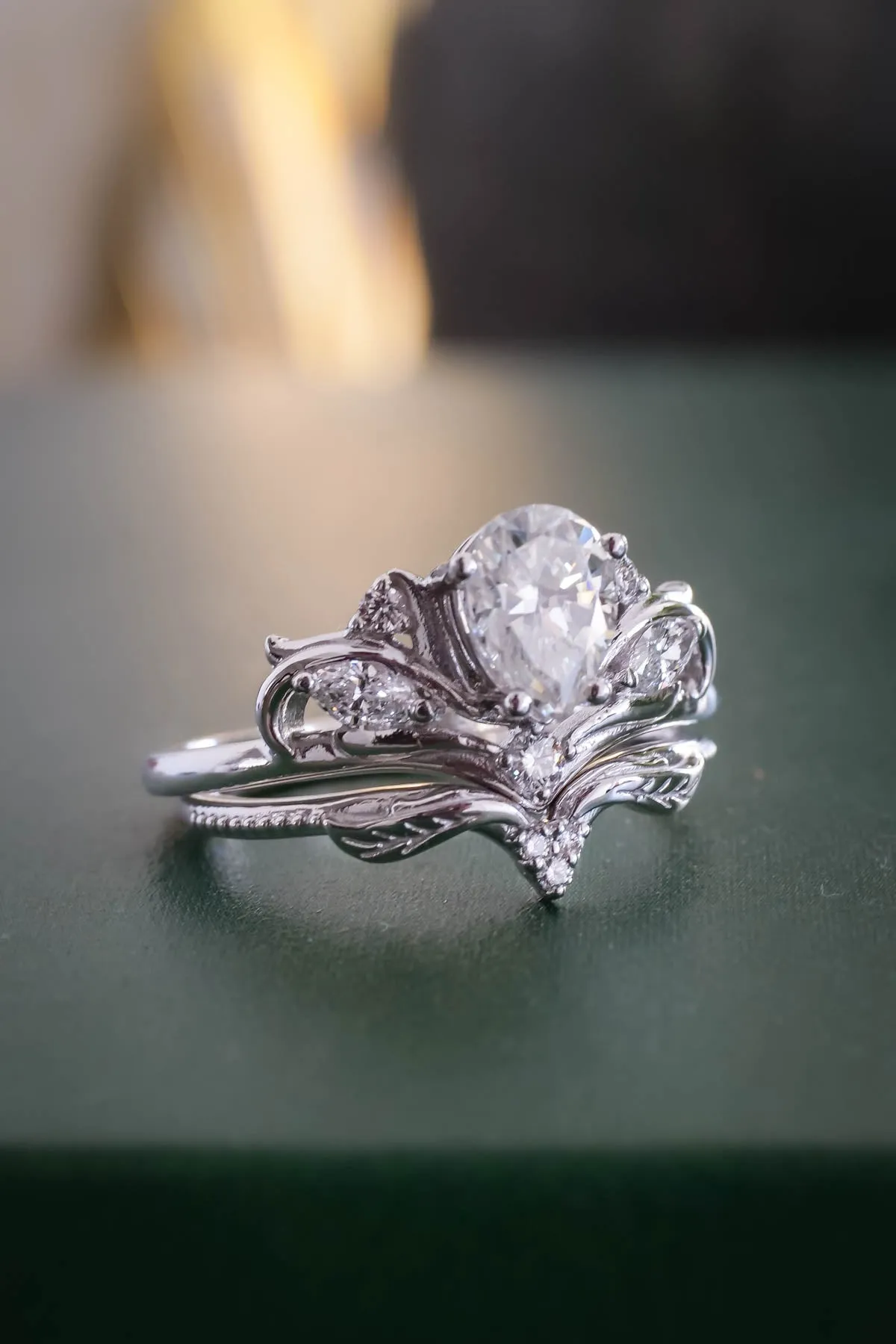 Unique bridal ring set with pear shaped lab grown diamond / Swanlake