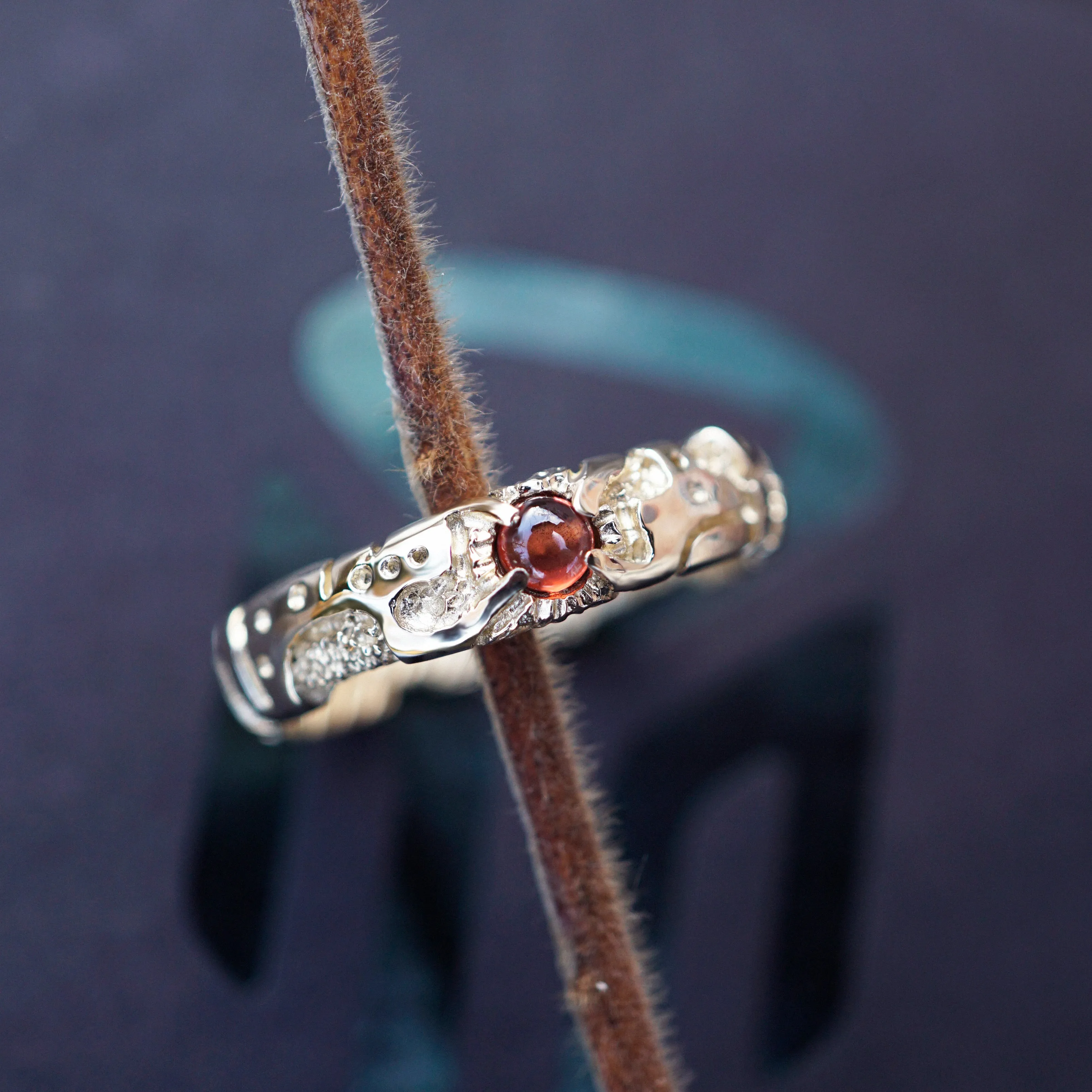 UNIT | 14k gold Garnet ring