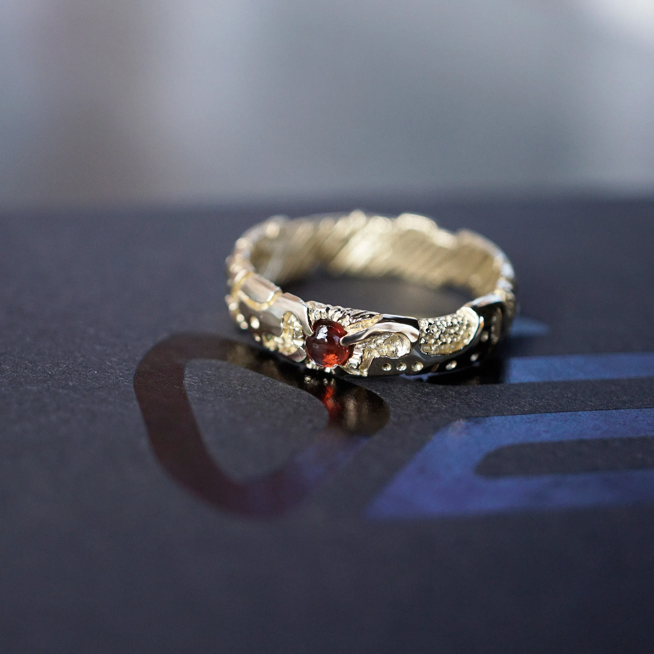 UNIT | 14k gold Garnet ring