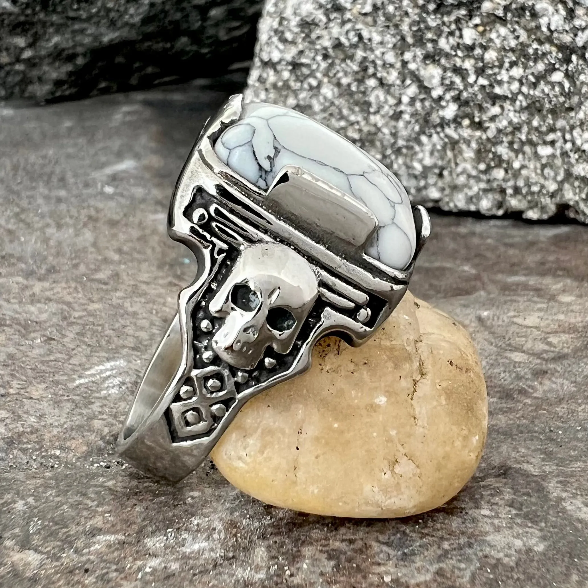 White Stone - Skull - R254